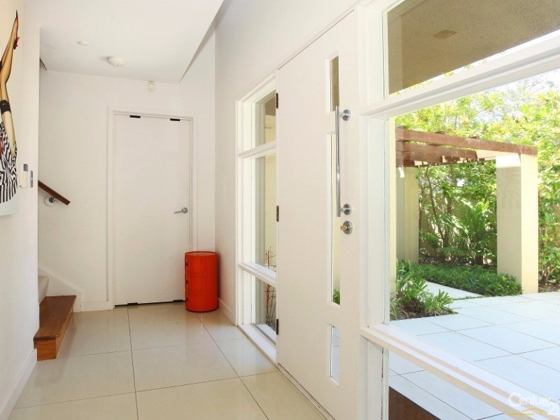 5018A Riverwood Grove, Benowa QLD 4217