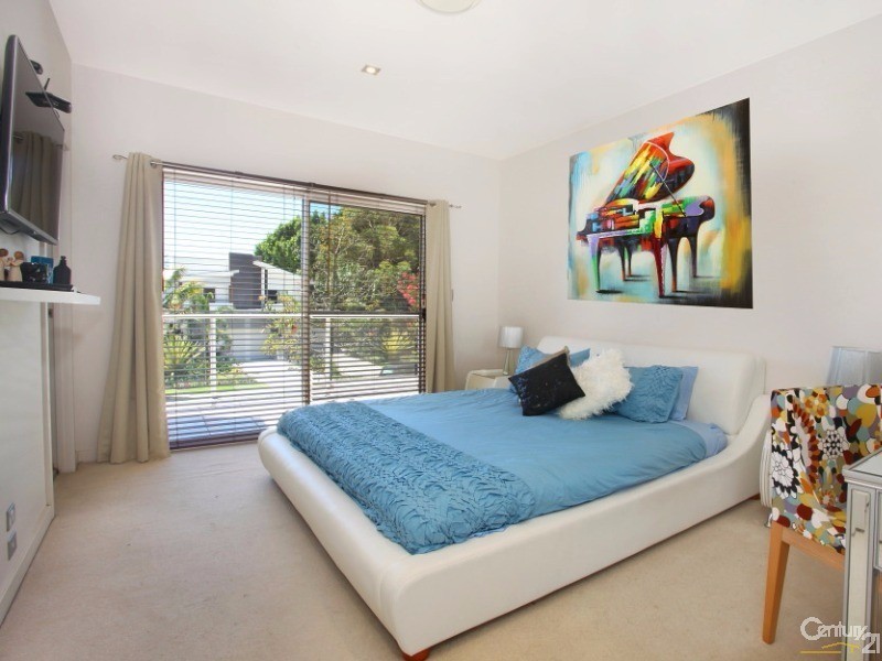 5018A Riverwood Grove, Benowa QLD 4217