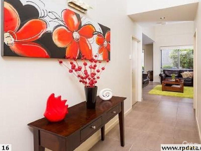 6 59-61 BENOWA ROAD, Benowa QLD 4217