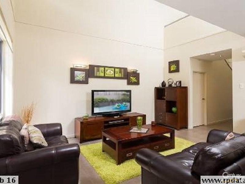 6 59-61 BENOWA ROAD, Benowa QLD 4217