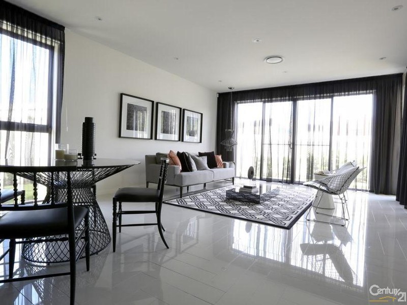 31  THEATRE DRIVE, Benowa QLD 4217