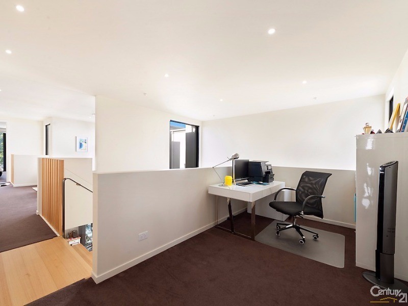 10003 The Boulevarde, Benowa QLD 4217