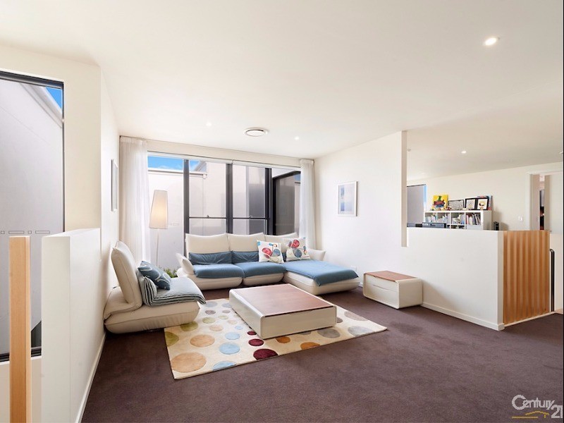 10003 The Boulevarde, Benowa QLD 4217