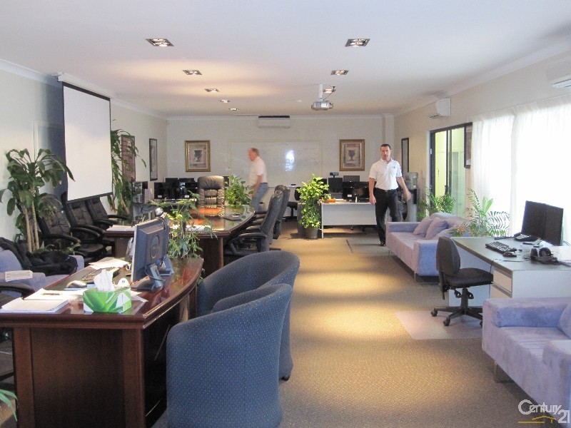 183 Currumburra Road, Ashmore QLD 4214