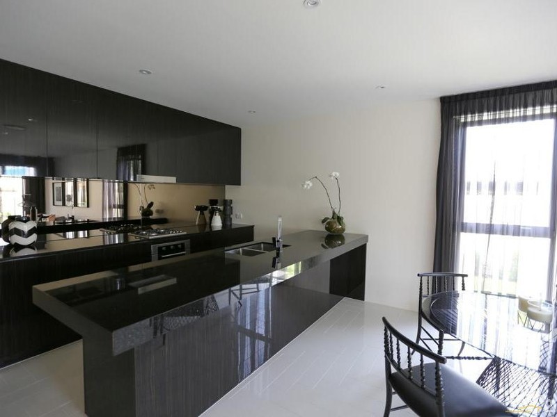 9 THEATRE DRIVE, Benowa QLD 4217