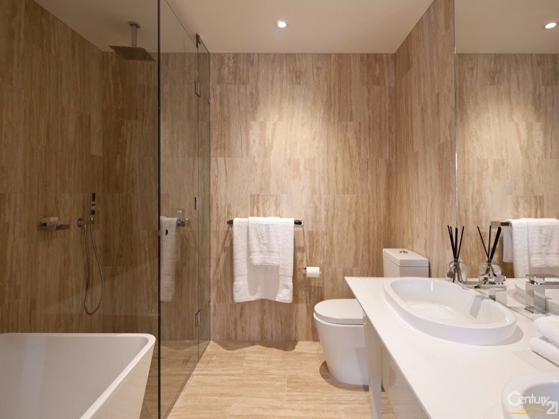 207E 1 Marina Drive, Benowa QLD 4217