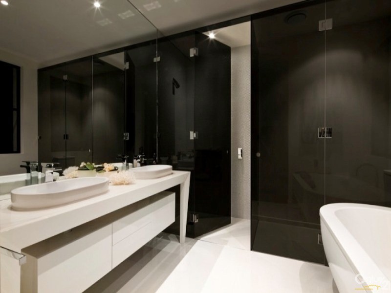 10014 The Boulevarde, Benowa QLD 4217