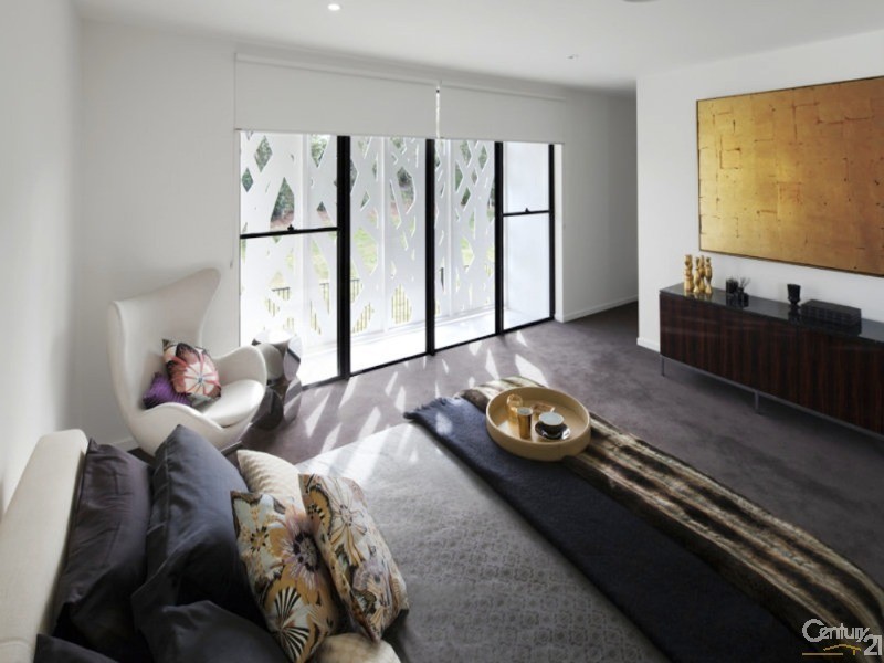 10014 The Boulevarde, Benowa QLD 4217