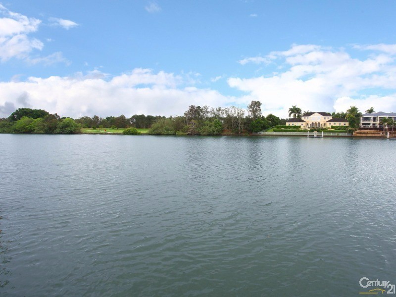 652 Nerang Broadbeach Road, Carrara QLD 4211