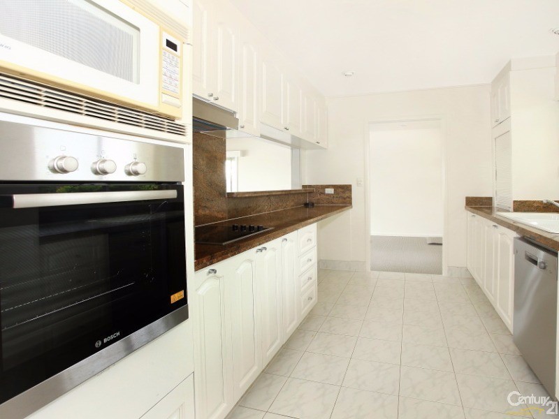 652 Nerang Broadbeach Road, Carrara QLD 4211