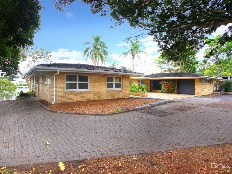 652 Nerang Broadbeach Road, Carrara QLD 4211