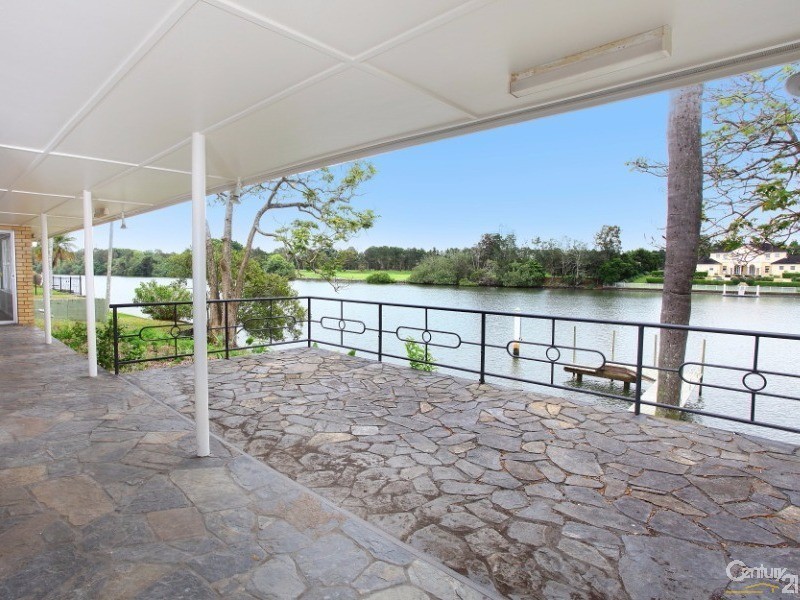 652 Nerang Broadbeach Road, Carrara QLD 4211