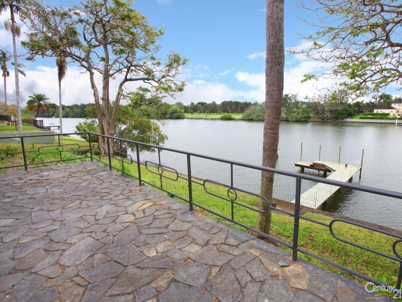 652 Nerang Broadbeach Road, Carrara QLD 4211