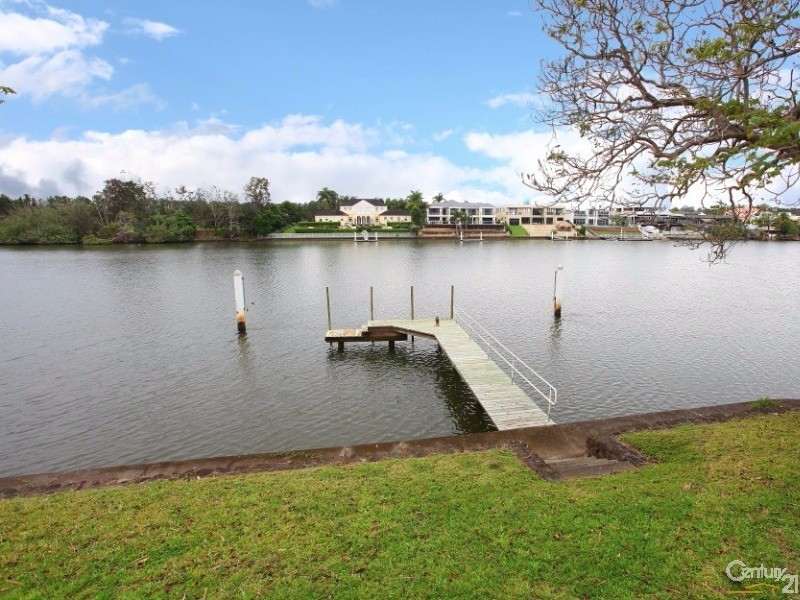 652 Nerang Broadbeach Road, Carrara QLD 4211