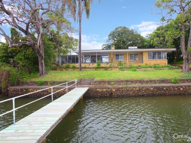 652 Nerang Broadbeach Road, Carrara QLD 4211