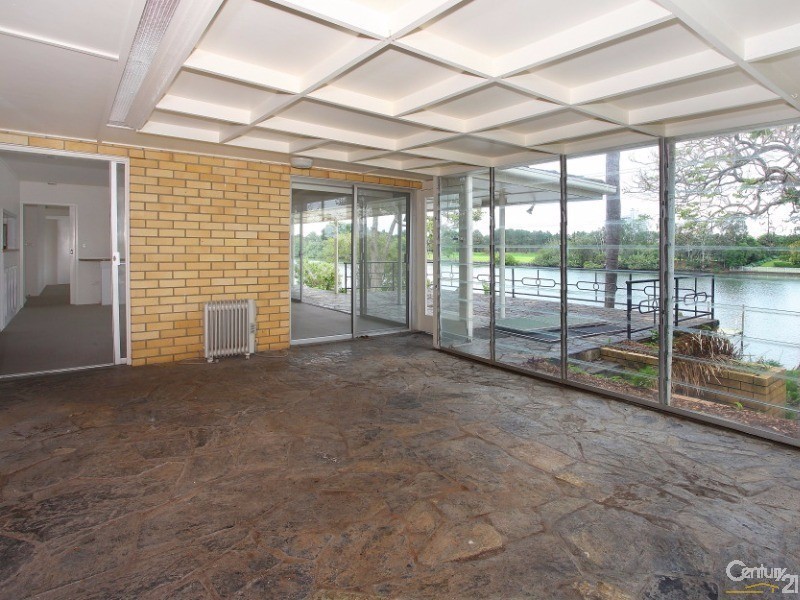 652 Nerang Broadbeach Road, Carrara QLD 4211