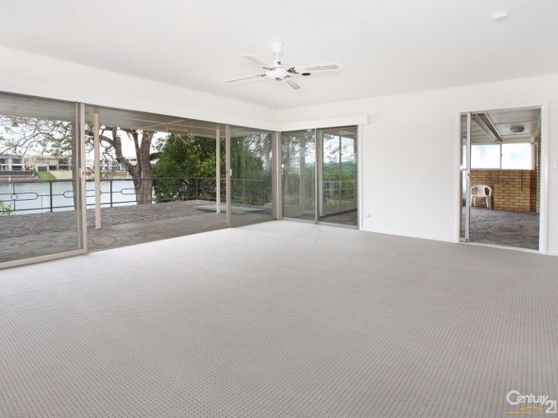 652 Nerang Broadbeach Road, Carrara QLD 4211