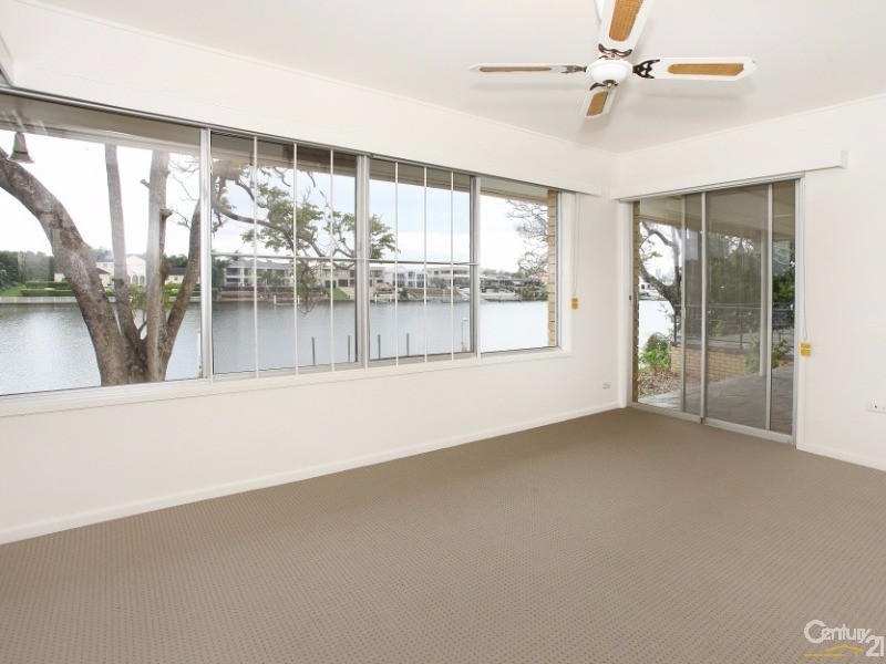652 Nerang Broadbeach Road, Carrara QLD 4211