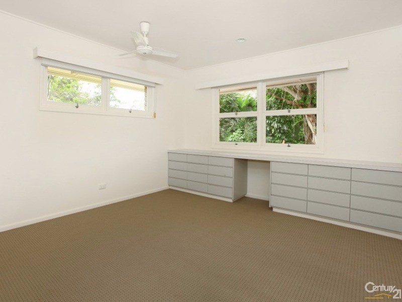 652 Nerang Broadbeach Road, Carrara QLD 4211