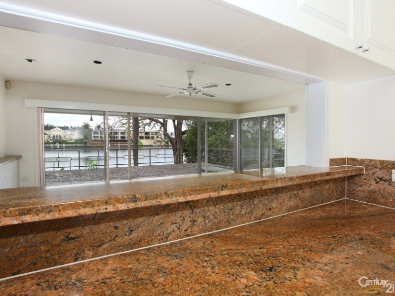 652 Nerang Broadbeach Road, Carrara QLD 4211