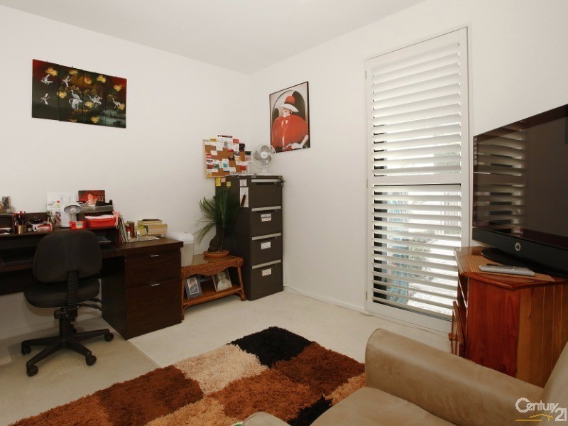 48 Theatre Drive, Benowa QLD 4217