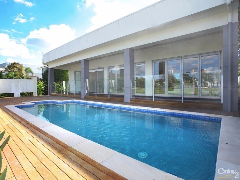2015 The Boulevarde, Benowa QLD 4217