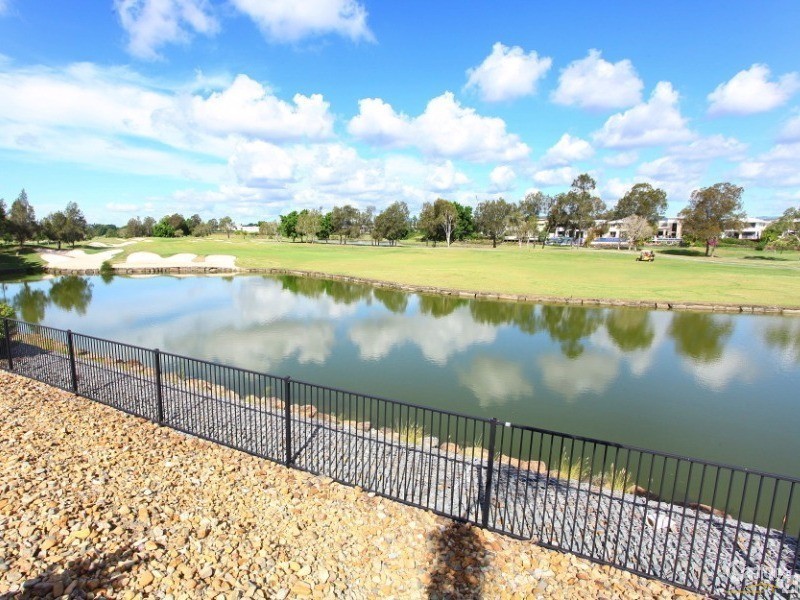 2015 The Boulevarde, Benowa QLD 4217