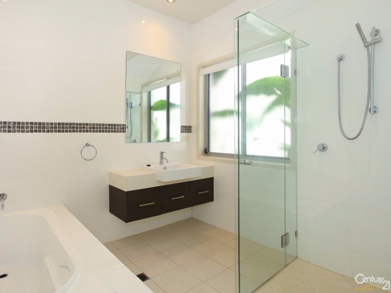 2015 The Boulevarde, Benowa QLD 4217