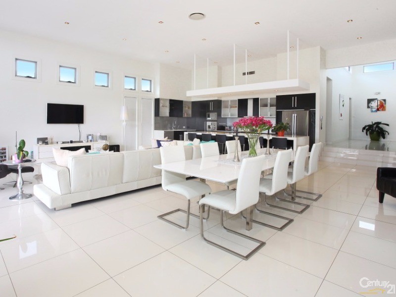 2008 The Boulevarde, Benowa QLD 4217