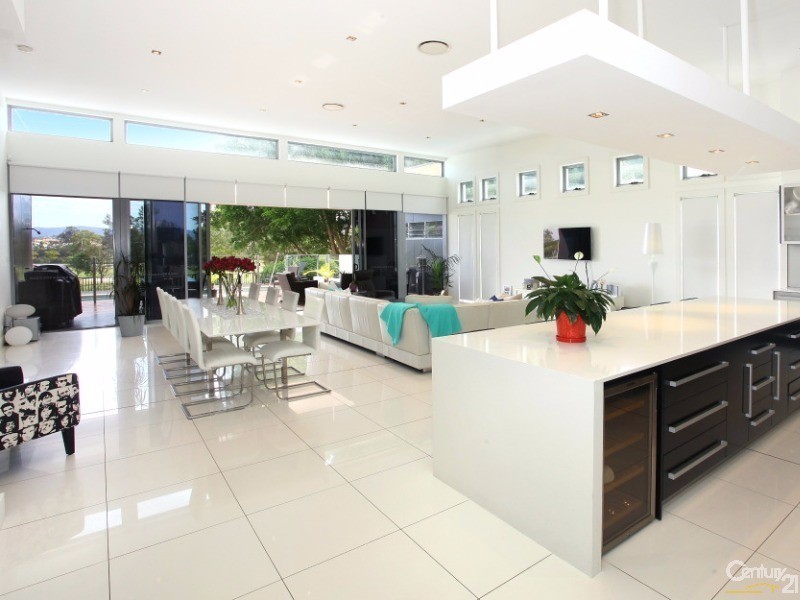 2008 The Boulevarde, Benowa QLD 4217