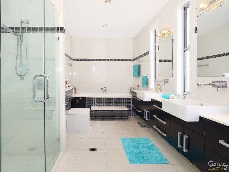 2008 The Boulevarde, Benowa QLD 4217