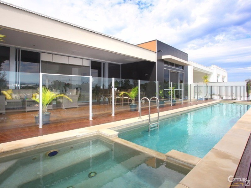 2008 The Boulevarde, Benowa QLD 4217