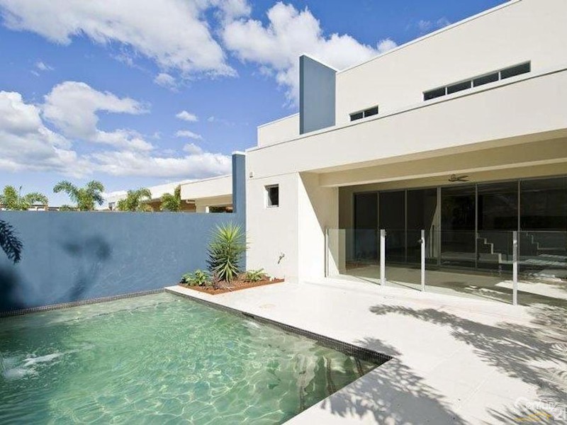 8006A Vista Drive, Benowa QLD 4217