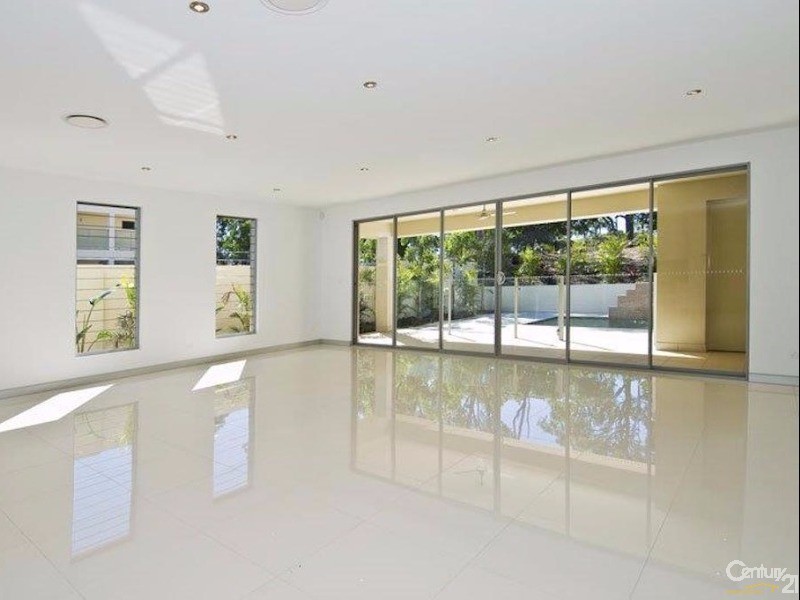 8006A Vista Drive, Benowa QLD 4217