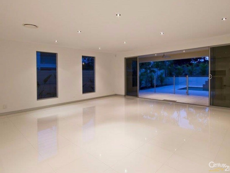 8006A Vista Drive, Benowa QLD 4217