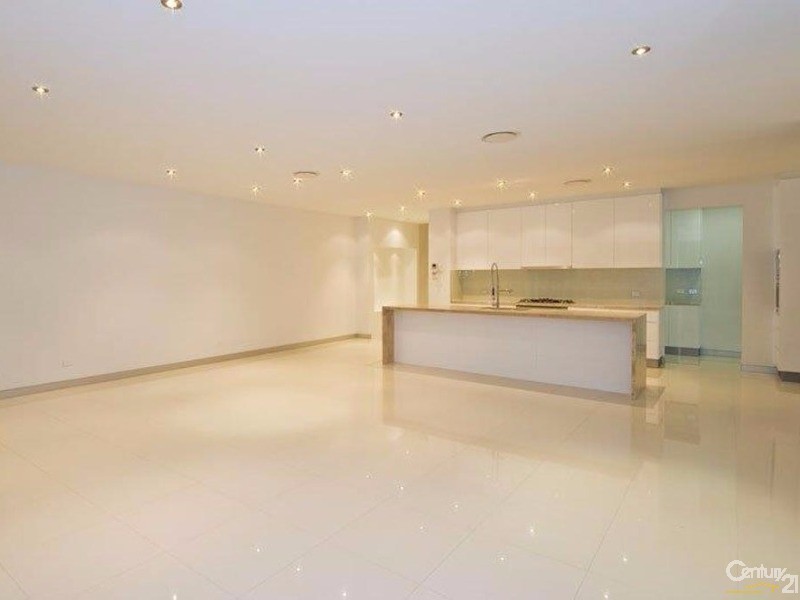 8006A Vista Drive, Benowa QLD 4217