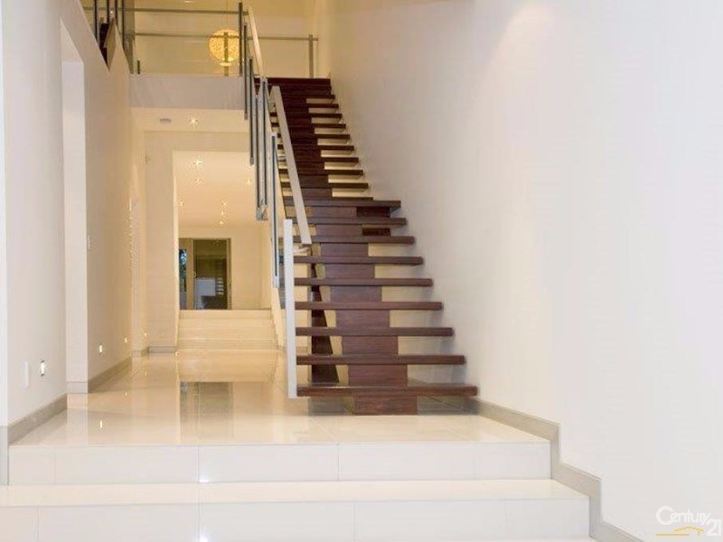 8006A Vista Drive, Benowa QLD 4217