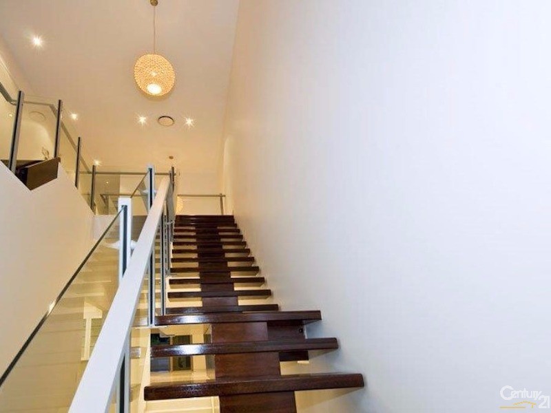 8006A Vista Drive, Benowa QLD 4217