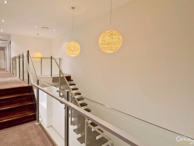 8006A Vista Drive, Benowa QLD 4217