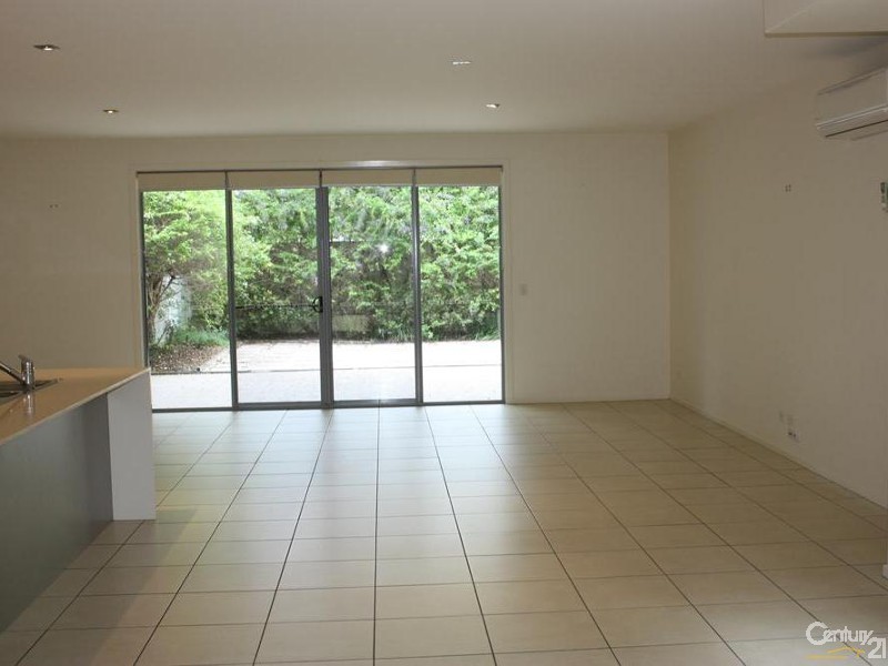 2/4022 QUAYSIDE, Benowa QLD 4217