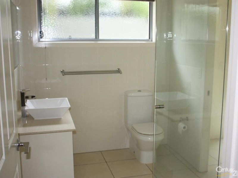 2/4022 QUAYSIDE, Benowa QLD 4217