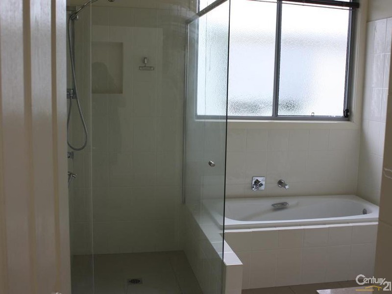 2/4022 QUAYSIDE, Benowa QLD 4217