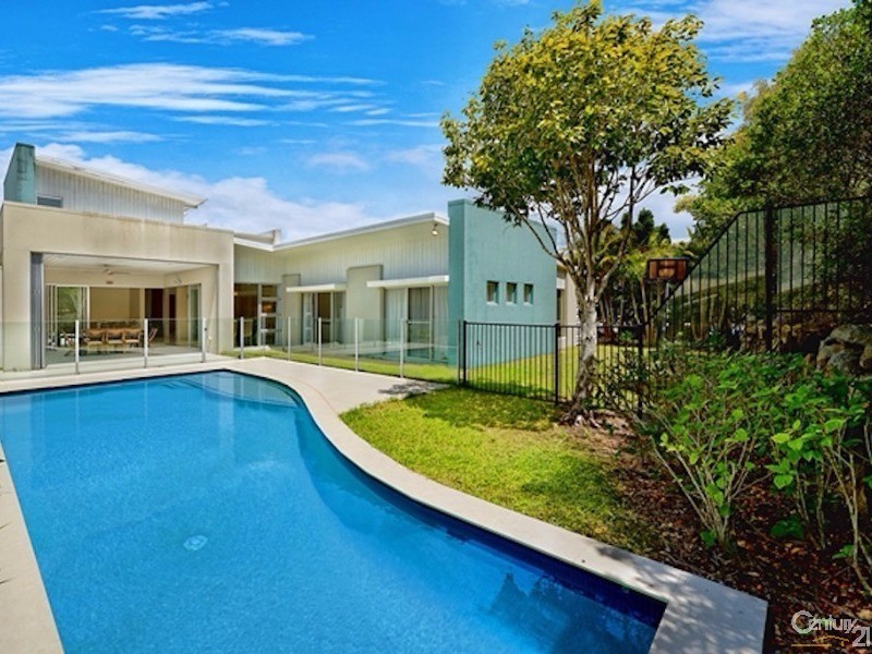 6011 The Boulevarde, Benowa QLD 4217