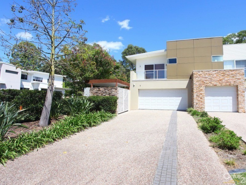 5018A Riverwood Grove, Benowa QLD 4217