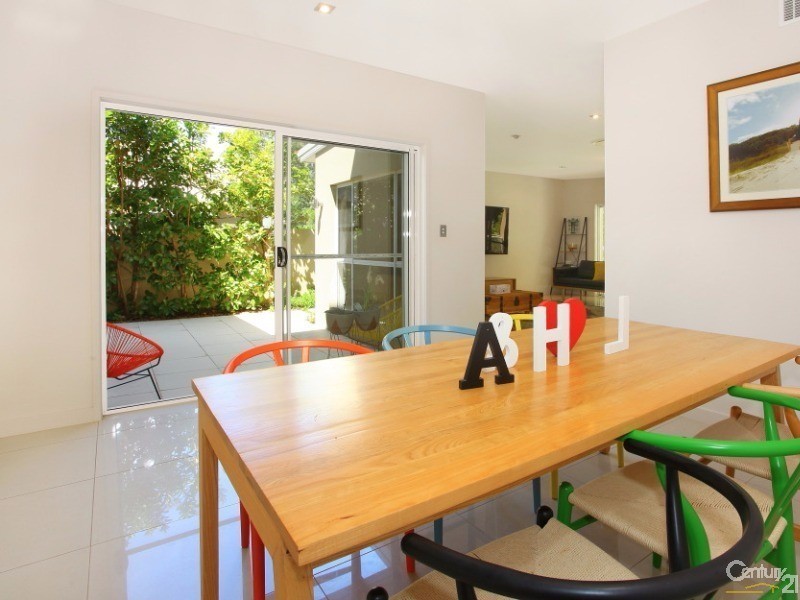 5018A Riverwood Grove, Benowa QLD 4217