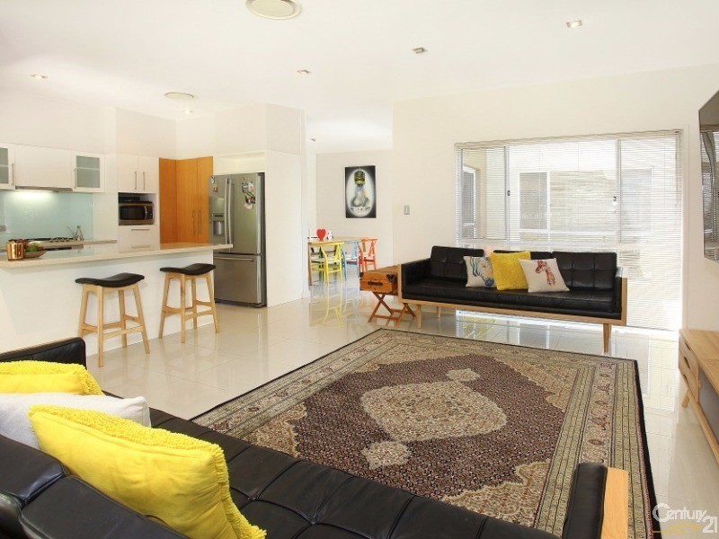 5018A Riverwood Grove, Benowa QLD 4217