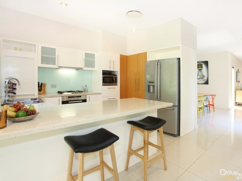5018A Riverwood Grove, Benowa QLD 4217