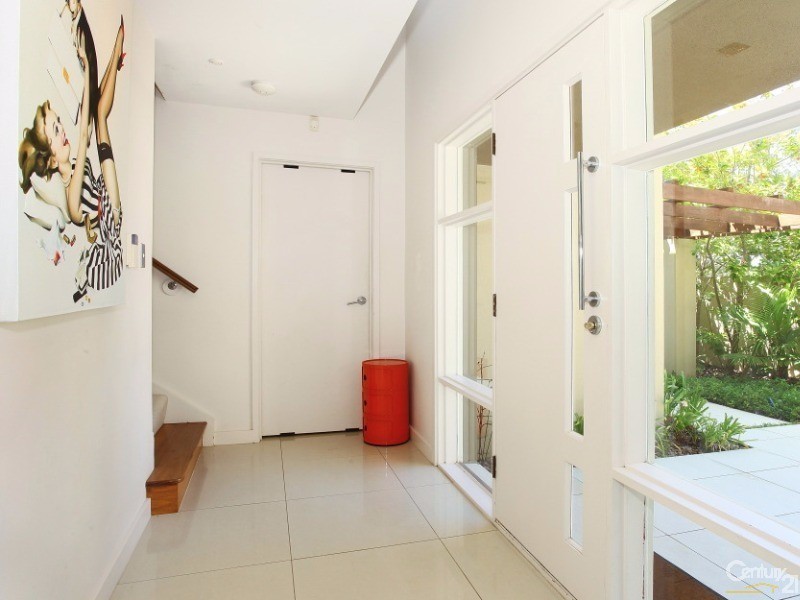 5018A Riverwood Grove, Benowa QLD 4217