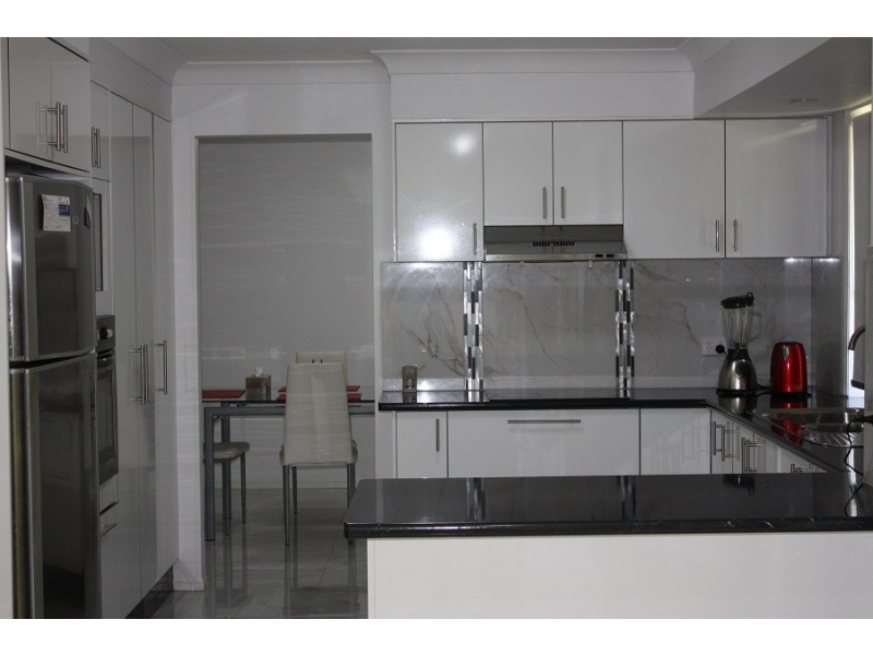 1 143 COTLEW STREET, Ashmore QLD 4214
