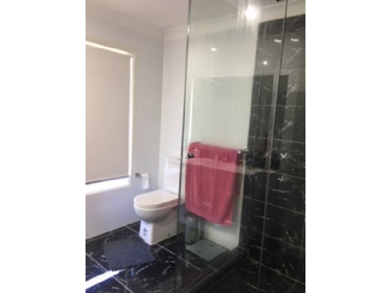 1 143 COTLEW STREET, Ashmore QLD 4214